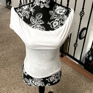 Gorgeous 2 way white top